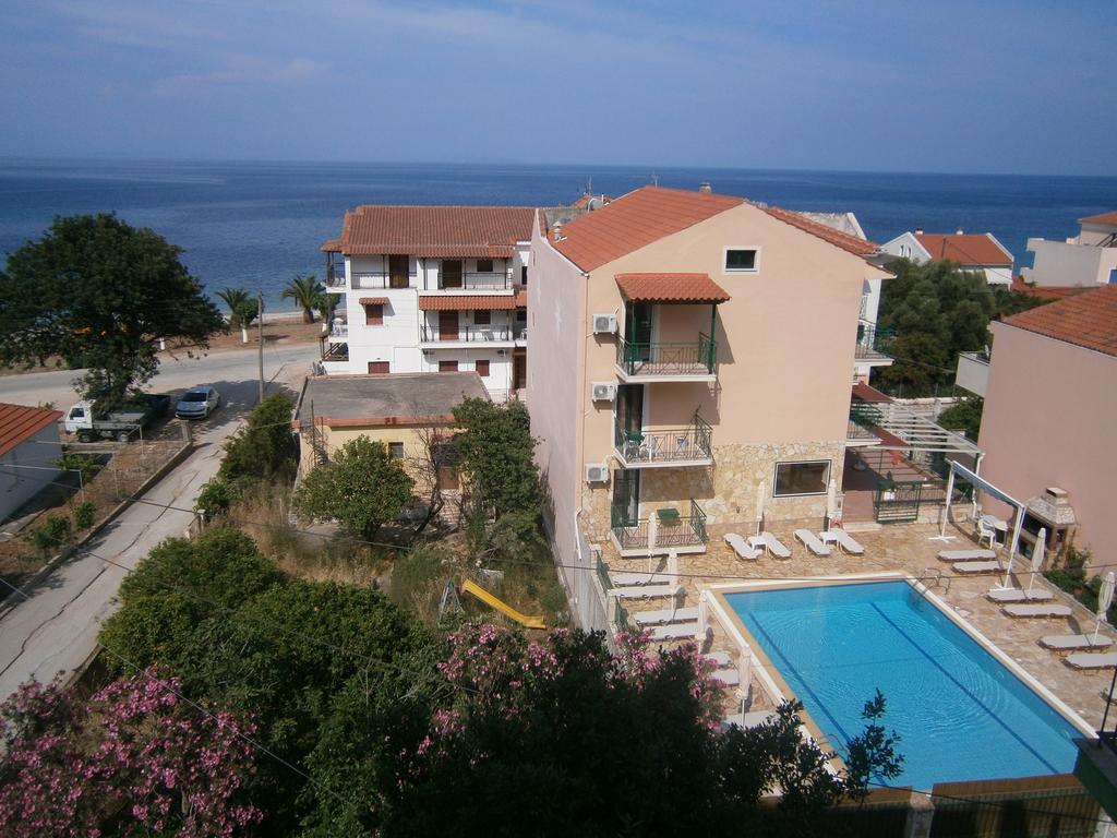 Petros Studios Poros  Exterior photo