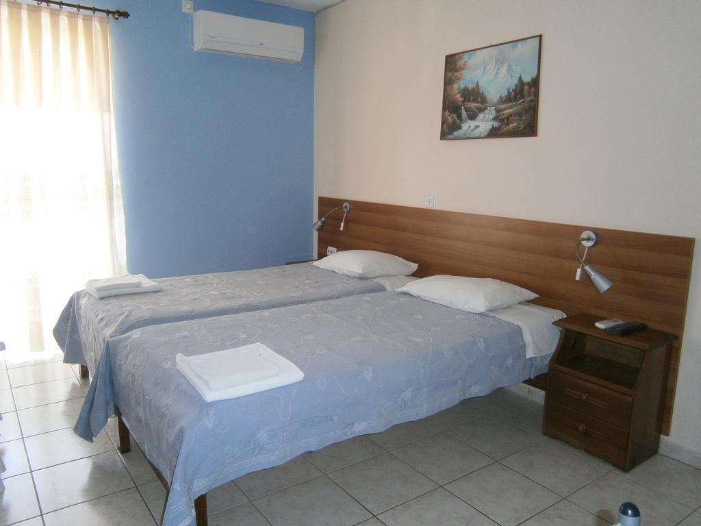 Petros Studios Poros  Exterior photo